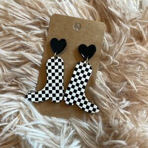 NEW | Black +White Checkered Western Cowgirl 🤠 Boots Heart Earrings
